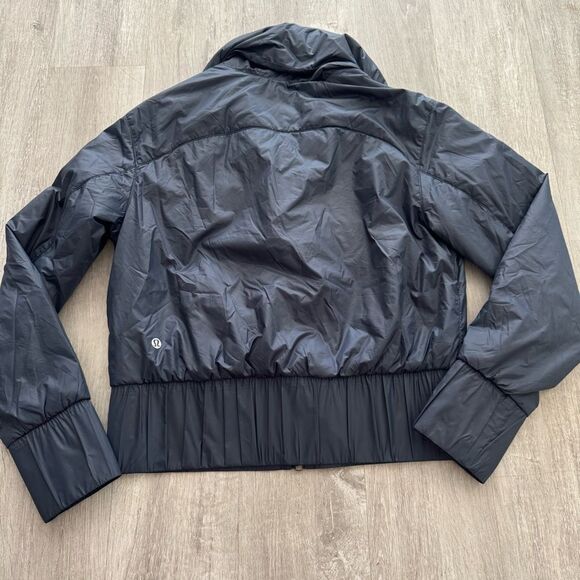 Lululemon gather and go crop nylon navy blue zip jacket size 4 - Picture 2 of 6
